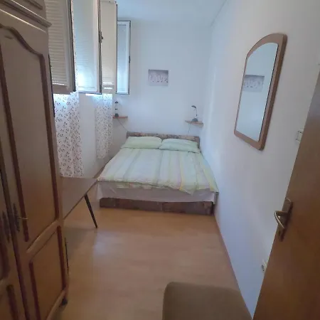 With A Parking Space - 6696 Makarska