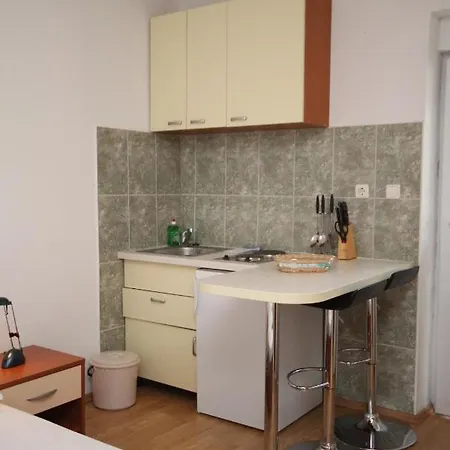 Apartman With Parking Space - 6696