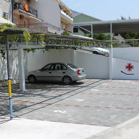 With Parking Space - 6696 Makarska